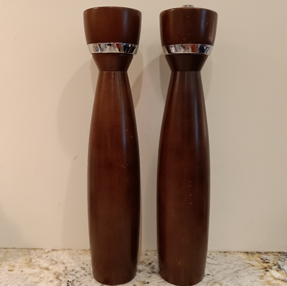 MCM Vintage Wood Salt Shaker & Peppermill Made in Japan 10.5" High - Picture 3 of 16